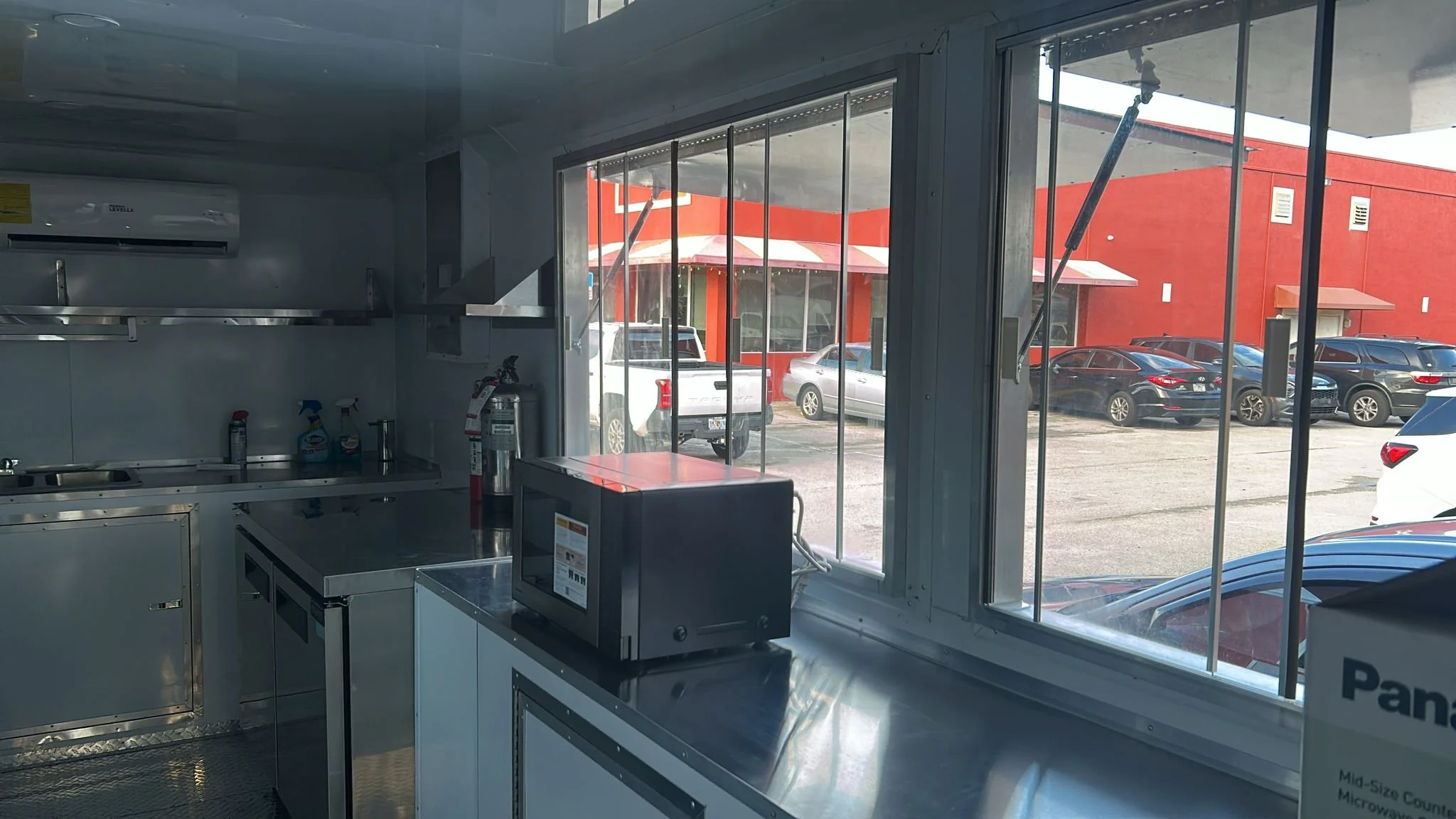 All-Inclusive 20-Foot Food Truck Trailer 3